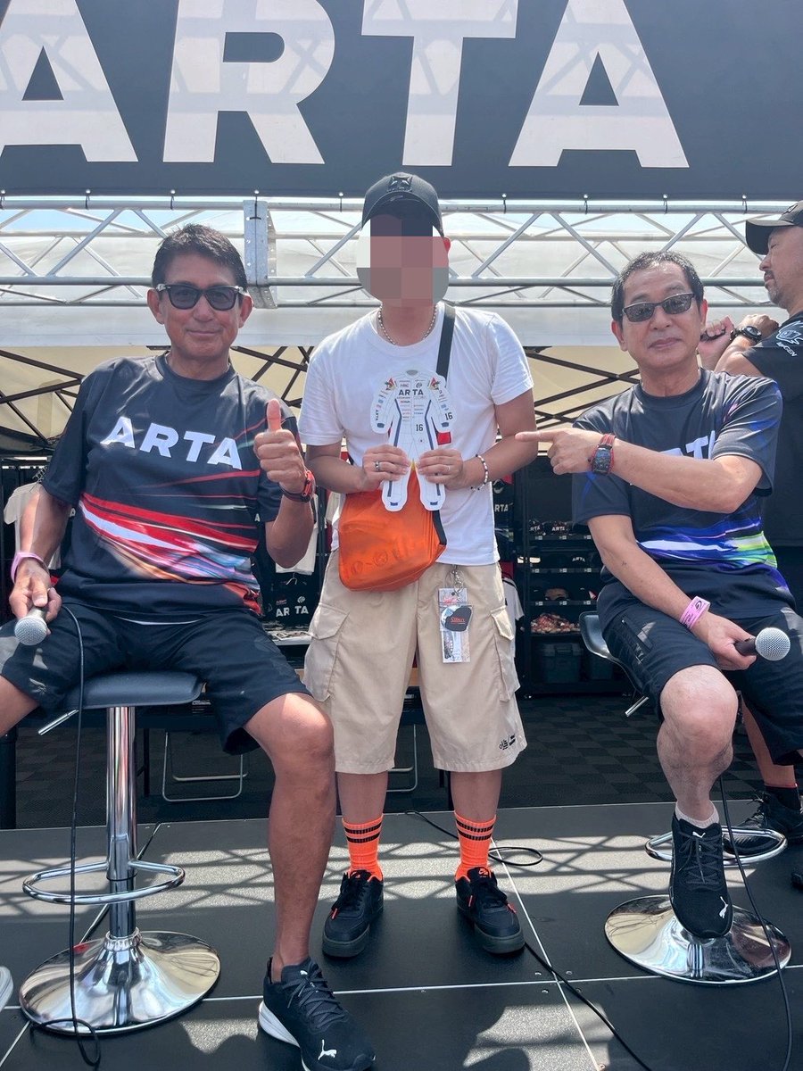 giant_killing25's tweet photo. #f4jp 菅生の上位勢1人だけスリック戦略に脳内にビビッと来てから約8年。#SUPERGT #sformula トップカテゴリー優勝まで長かった…本当に長かった(;_;)これまでの彼の努力が報われたこと、それが何より嬉しい。#佐藤蓮 応援してきて本当に良かった。21年に一緒に謝ってくれた亜久里さんのARTAで16号車土屋監督のもと優勝出来て少し恩返し出来たね！めちゃくちゃ嬉しい！次はSFよ！！