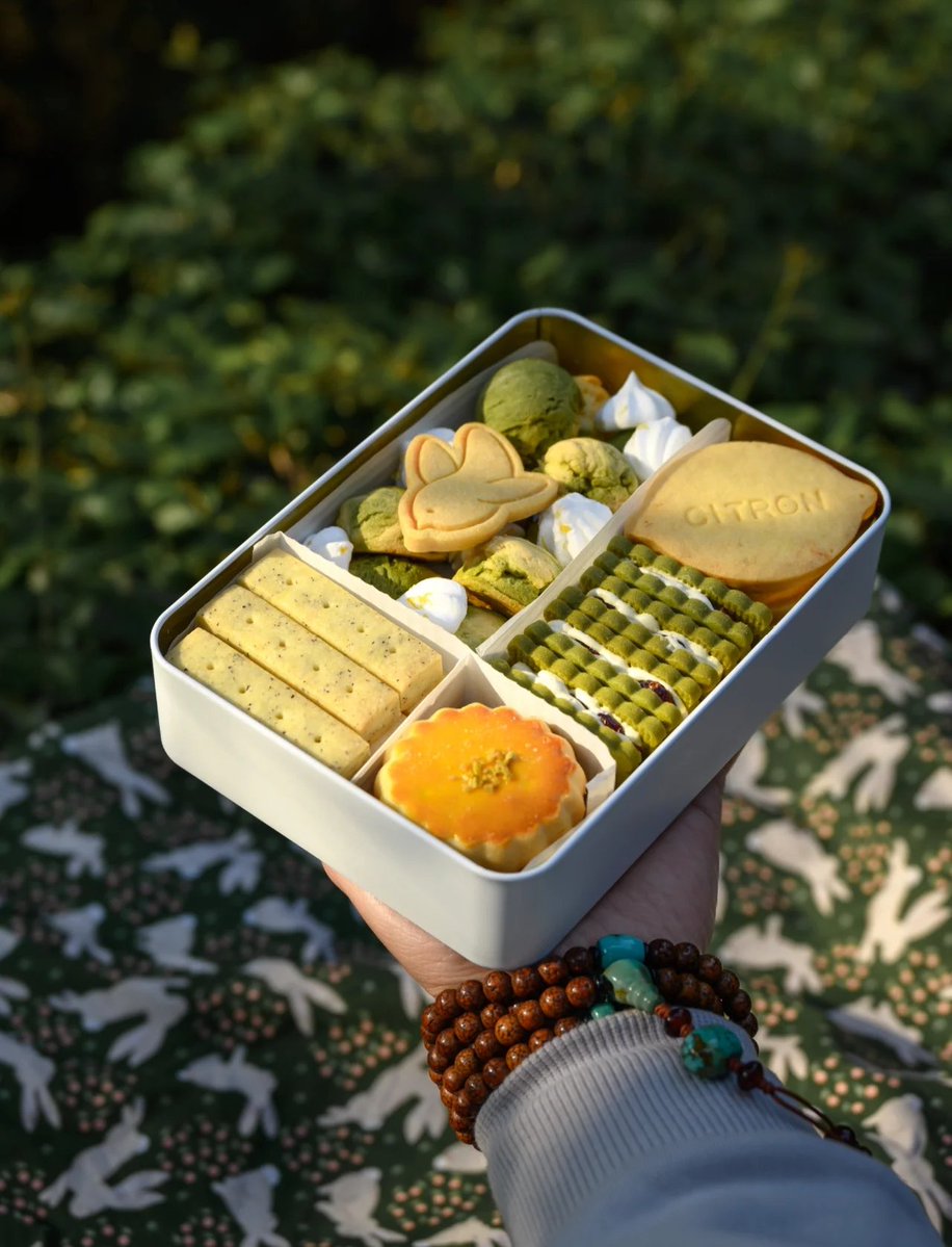 ivelesse2's tweet photo. Just pulled the BEST matcha cookies from my snack stash  Flaky, sweet, and packed with real matcha flavor—sharing is caring, tag a friend who needs a midday pick-me-up!， https://t.co/Wjr12uIFtF