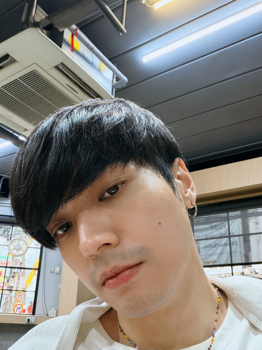 OabnithiW's tweet photo. ปัดเป๋ปีลึกอ่ะ 💙 https://t.co/C6zYQiUU80