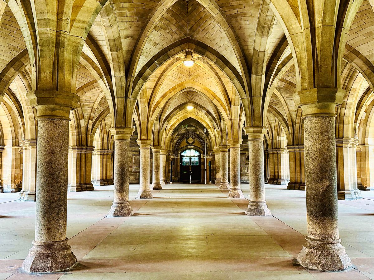 AttersonBarbara's tweet photo. #AlphabetChallenge #WeekGforGrand
~ Glasgow University ~
Founded by formal public decree in 1451, it’s the 4th oldest University in the English-speaking world.
Its museum, the Hunterian (museum and art gallery) is the oldest public museum in Scotland https://t.co/OEyskSwu71