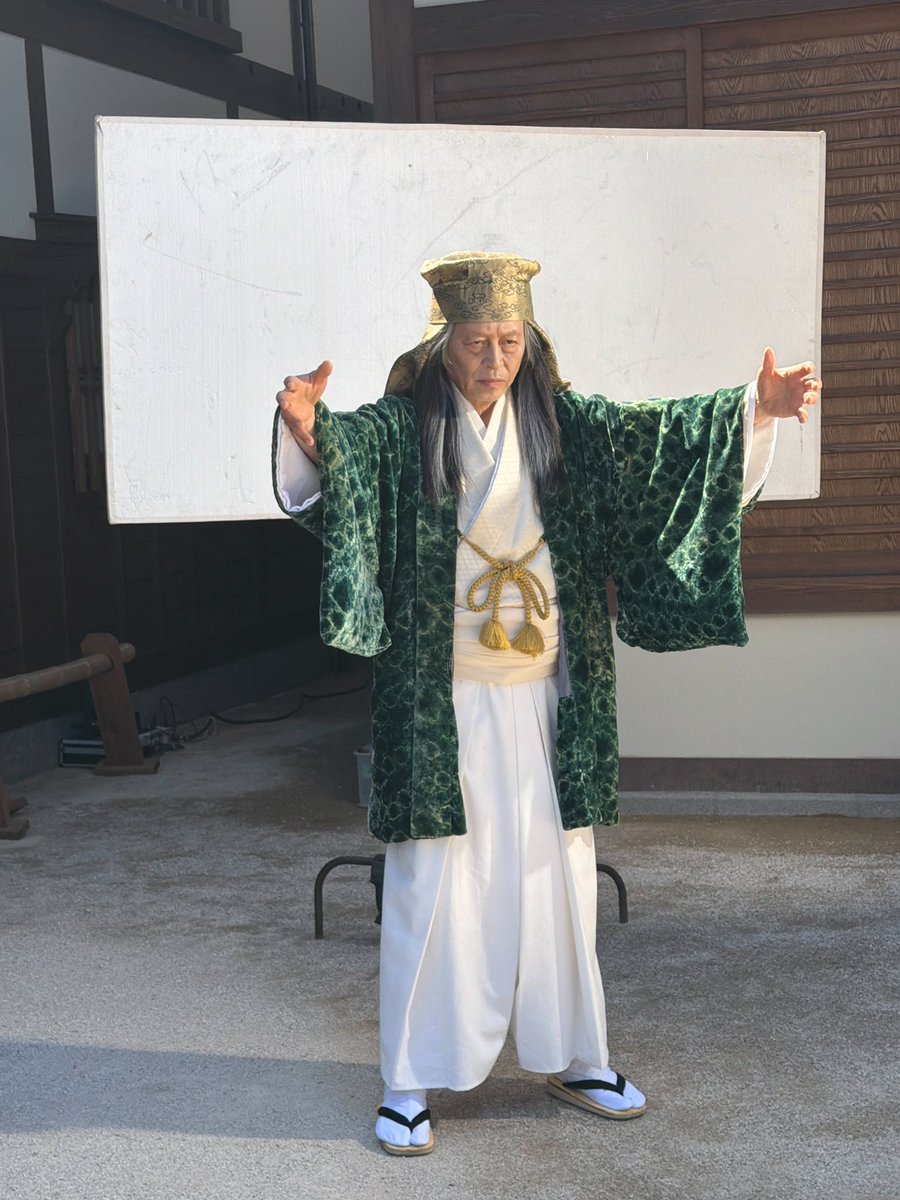shinpaimuyoubs6's tweet photo. #BSTBS
『#心配無用ノ介 天下御免』
ご視聴ありがとうございました🌟

◤オフショット📸◢
天雲斎役 #本田博太郎 さんの
最終話TVerサムネイル撮影の裏側👀
迫力があります⚡
そしてスチールも安田監督自ら撮影📸

TVerで見逃し配信中⚔️
https://t.co/376fSEH79w 

#侍タイムスリッパー https://t.co/PchCGJOIb4
