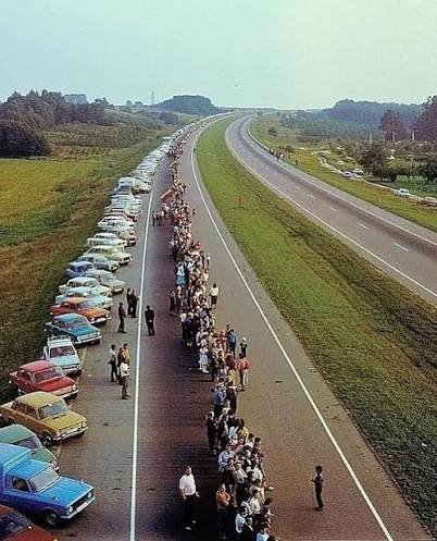 MosiniElisa's tweet photo. 37 years ago, 2 million Latvians, Lithuanians and Estonians joined hands in a 600 km human chain, the Baltic Way, standing for independence from the Soviet Union.

Today they are free and I'm
proud to walk with them a shared European path into the future together.

🇪🇺🇱🇻🇱🇹🇪🇪 https://t.co/nnstXmoarD