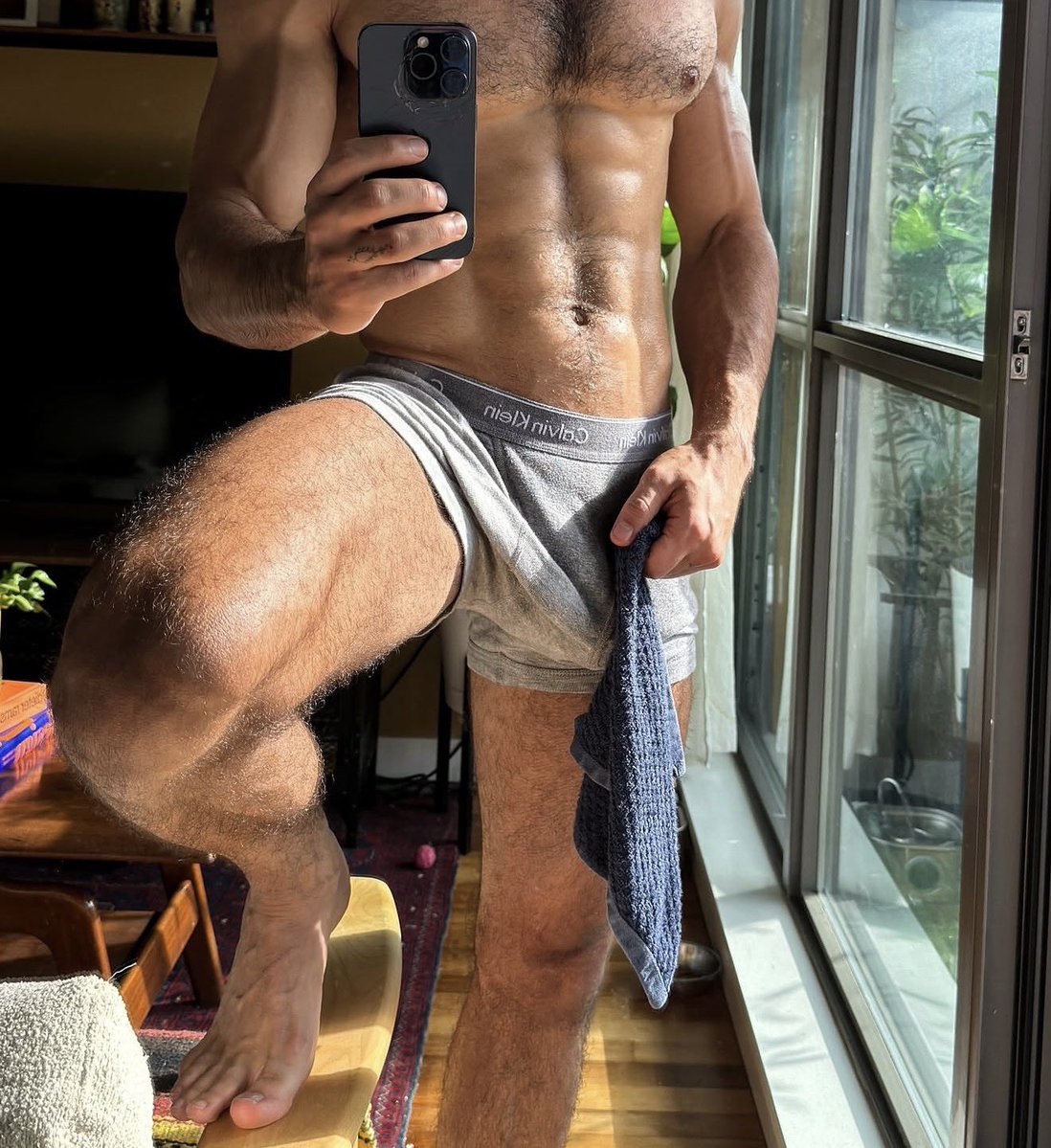 HassanMasterx's tweet photo. Any sub to take care of my feet? https://t.co/bASgvpwMLQ