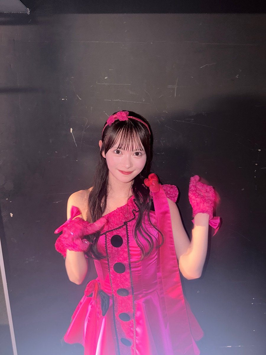momoka_ito1206's tweet photo. 仙台握手会ありがとうございました🫱🏻‍🫲🏼
初めましての方がすごく多くて、会いにきてくださったことに感謝です！
ステージでもたくさん声を出して盛り上がることができて楽しかったです🎶

ユニットは「アイドルなんて呼ばないで」でした❕初めてで緊張していましたが、憧れだったので嬉しいです🤍 https://t.co/LQ8XlKe0RE