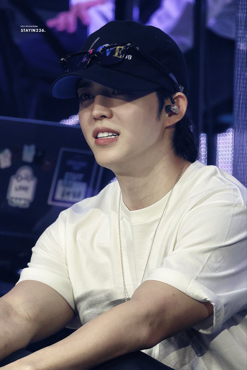 bereadybij's tweet photo. Cheol, I have so many inappropriate things to say but I just stfu like a good girl I am 🤯 https://t.co/UBOJRO7Ry7