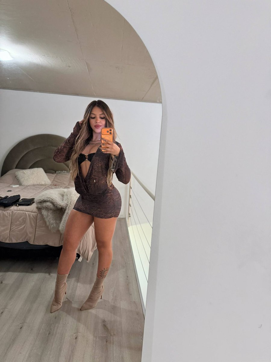 realmoirax's tweet photo. if u need gooning butt pics ❤️ this https://t.co/LGRSu1myBO
