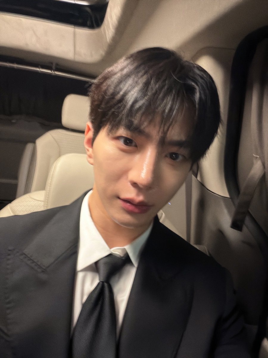 0824bbl's tweet photo. 260823🌸🫧

10.25
[Sent Photo]

으으

15.44
[Sent Photo]

Ugh, I can't do it twice

[Sent Photo] 

My hands and legs were shaking.

How do I look today, It's been a while since I've worn clothes and looked like this. https://t.co/ypqG2pmi4S