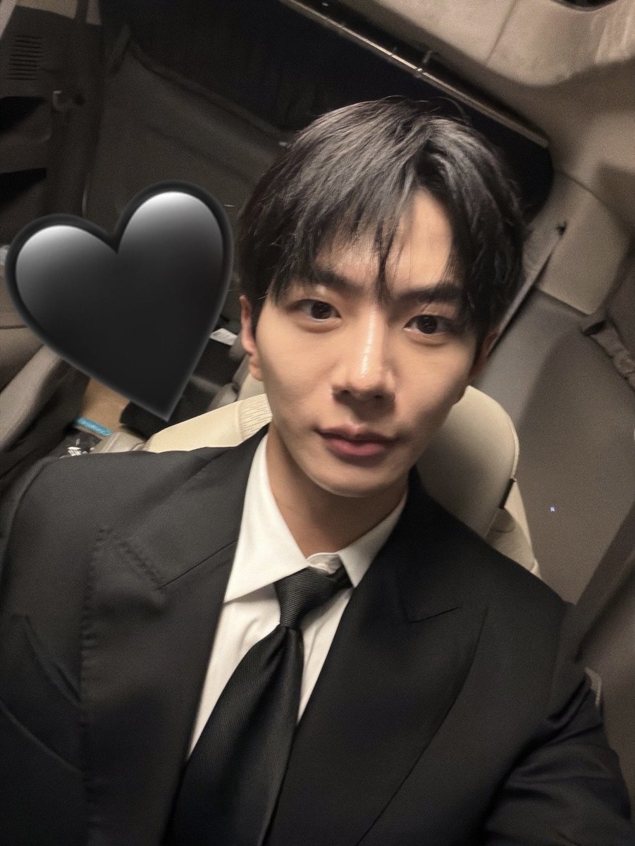 0824bbl's tweet photo. 260823🌸🫧

10.25
[Sent Photo]

으으

15.44
[Sent Photo]

Ugh, I can't do it twice

[Sent Photo] 

My hands and legs were shaking.

How do I look today, It's been a while since I've worn clothes and looked like this. https://t.co/ypqG2pmi4S