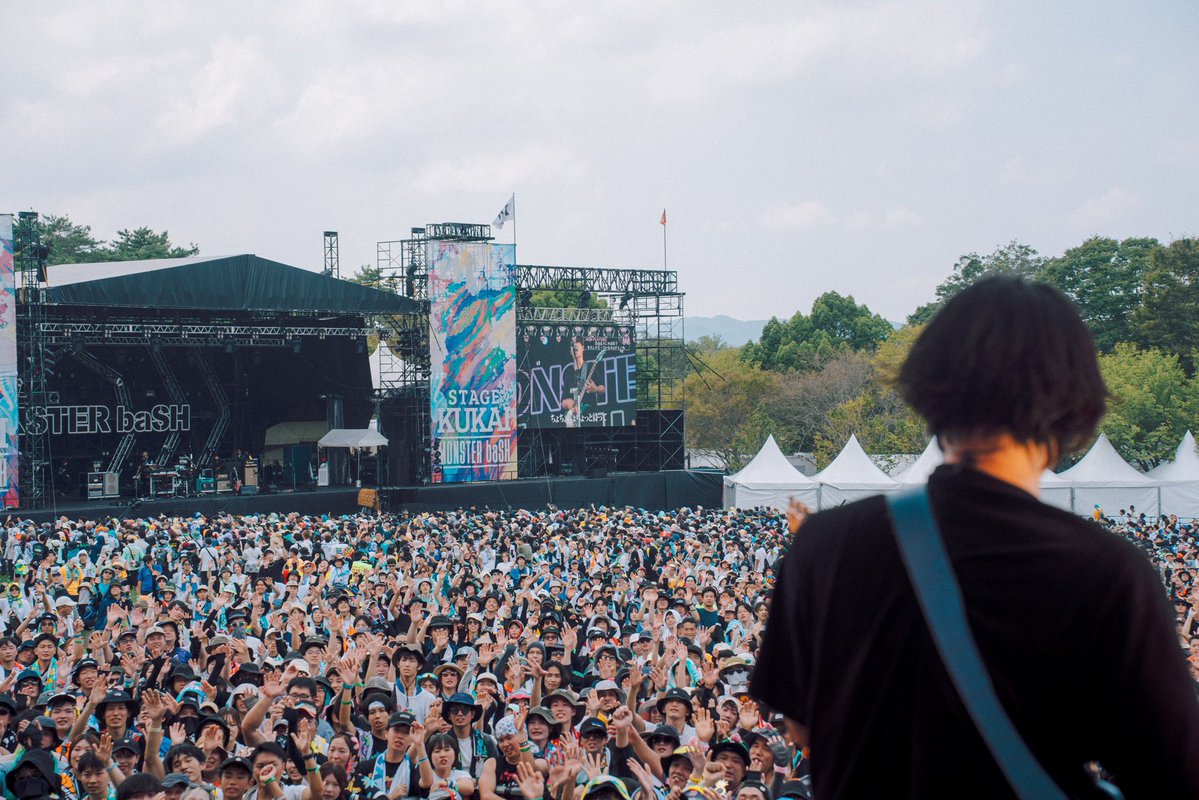 yassan_durian's tweet photo. #モンバス → #ワイバン 
どちらのフェスにも2年連続で出演かつステージが大きくなったのは
僕たちの今のバンドの立ち位置的にマジで当たり前じゃないし本当に凄い事

ライブを見てくれている、SNSで反応してくれているみんなのお陰だし
DUKE、YUMEBANCHIのみなさんが次のワンマンを売り切るためにチャンスをくれたという事です

また来年も出れる様に！ではなく
去年も今年も貴重な1枠を貰ったのだから
必ずワンマンのソールドという形で結果を残して
次のステップにみんなで進みたい
その次の挑戦のためにまた来年も出れたら本当に嬉しい

11月から始まるワンマンライブツアー
#ドキドキ異世界ファンタジー 
チケットぴあでチケット先行受付中です
絶対に後悔させません。軽率に来てください。
広島、高松はもちろん福岡もあります。

チケット抽選お申し込みは👇
https://t.co/fRtIZVkk7l