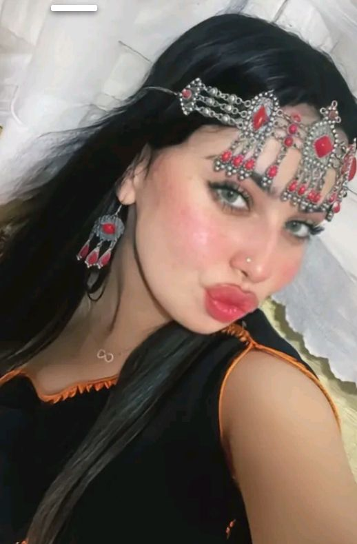 AsheqaElward's tweet photo. نفتخر بلي جزائرية، بنت بلاد العز والنيف والرجولة 🇩🇿❤️ https://t.co/uNobl7hZCH