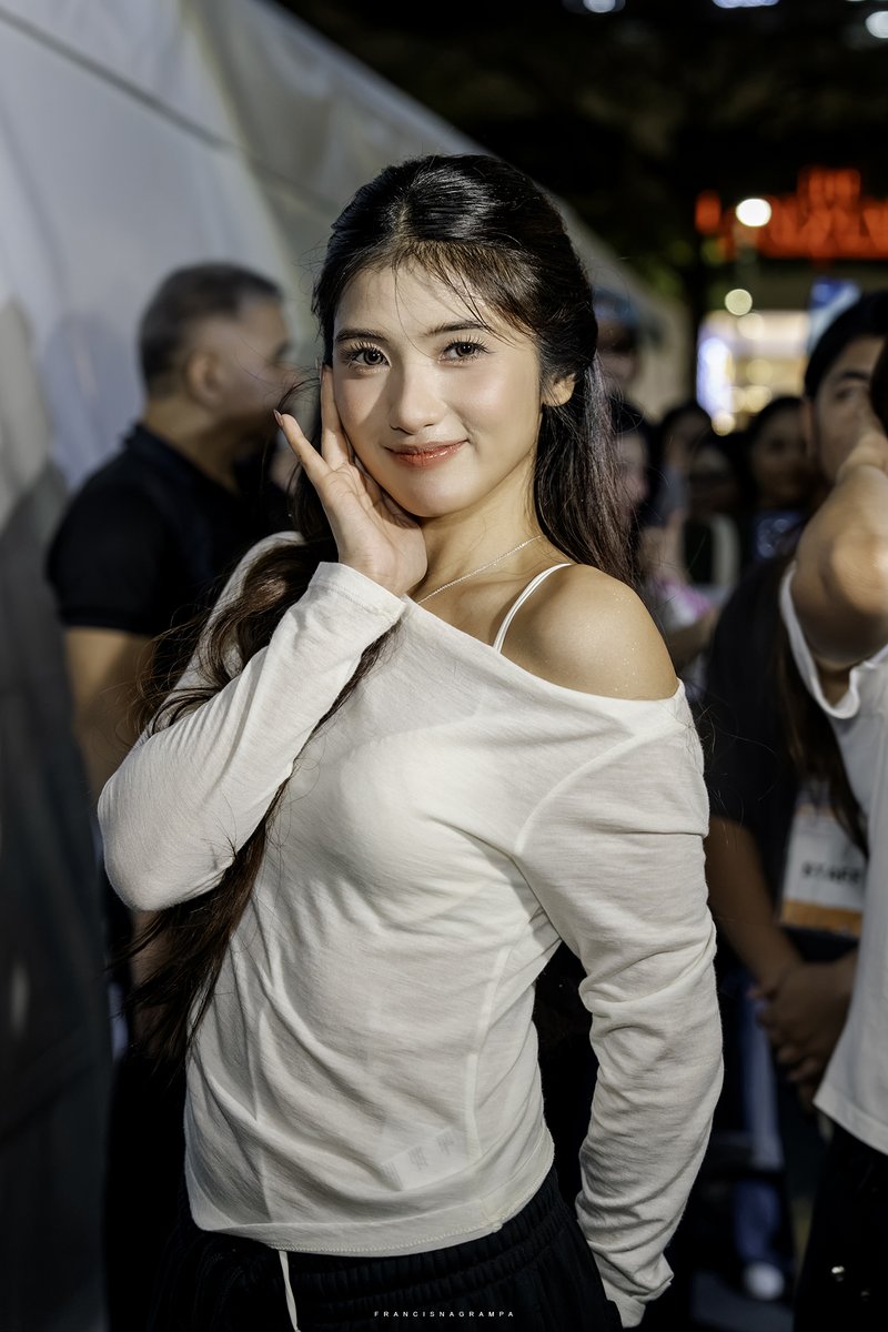 fjnagrampa's tweet photo. 20260821 KAIA Charice

KAIA AT HUAWEI SUNSET PARTY
#KAIA #KAIA_CHARICE @ChariceHermoso 
#KAIAxHUAWEI #HUAWEIPura90sSeries https://t.co/ahVPWlkg1y