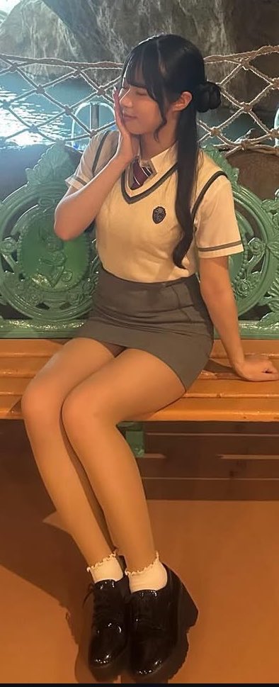 8obpj's tweet photo. 片山暖子　20歳💕
のえこパツパツすぎでしょ💕 デカ乳後輩晒して鬱コキするのえっぐい💢💢💢💢💕持ってる情報全部晒す💕
寝取ってくれるオス様dmください💕💕

 #おなぺ晒し #おなぺ #オナペ https://t.co/GLQ4cEu5gO