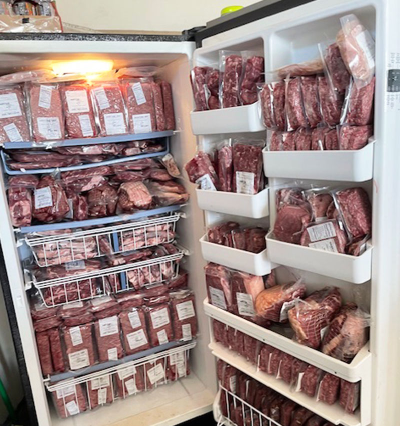 AlfarinAsvid's tweet photo. @IvystormVt_ "Why the fuck do I have AI generated meat in my fridge!?"
Also here's an actual pic of fridge full of meat.
(Source https://t.co/tbwGrFf4sL) https://t.co/MTpaJlbpG1