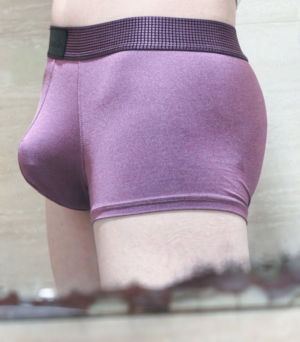 sexstudents's tweet photo. 梦见玩breathplay，差点把自己憋死。反复挣扎了三次终于醒过来了。
虽然在梦里很爽，但是还是有点吓人的。
ps：这条夫万的内裤虽然颜色不是很喜欢，腰带有点显老了，但是真的很舒服，尤其是阴茎和阴囊包裹的部位超级贴合，好评。 https://t.co/bXE9NWuiS7