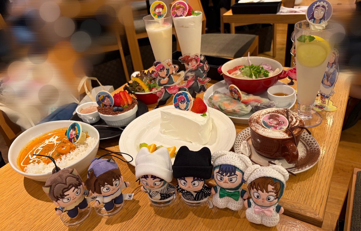 candyline218's tweet photo. フードファイトしてきた〜！！(雑な加工処理すぎる) https://t.co/Ui3Ci3jXgh