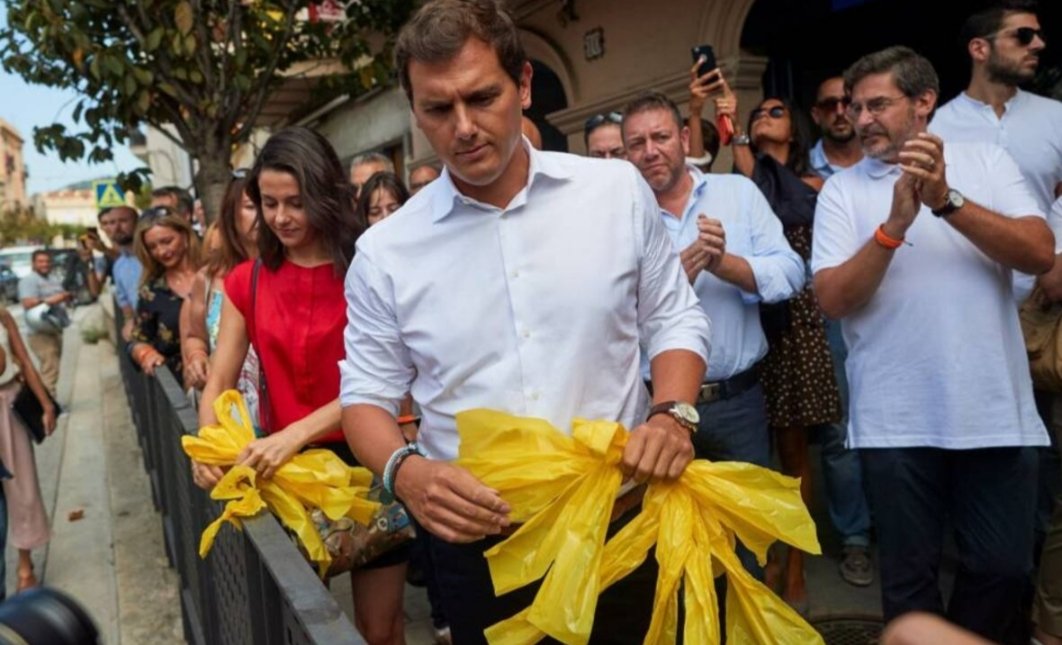 pjuvilla's tweet photo. Històricament, han existit partits que han fet de la provocació i el victimisme un dels pilars de la seva projecció política.

Malgrat el foc d'encenalls, no ha funcionat gaire. https://t.co/vu1yHqBuM3