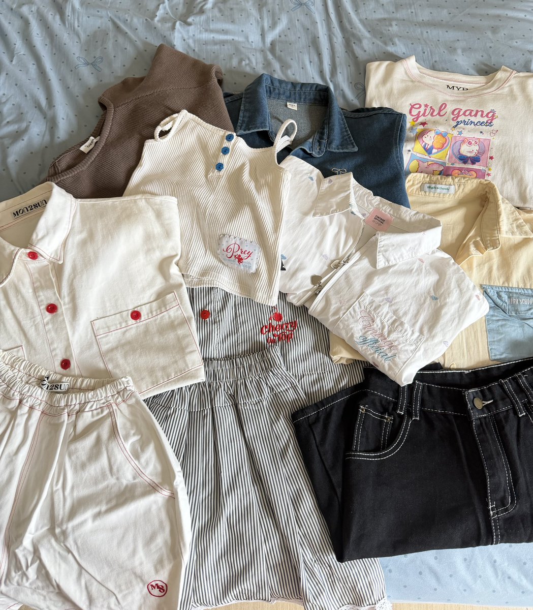 nNooPyyy's tweet photo. อยากปล่อยเสื้อผ้าค่ะมีใครสนใจไหมคะปล่อยถูกๆเลยค่ะ 80-300 มีทั้งมีแบรนด์และไม่มีแบรนด์ ค่าส่งเหมาๆ40ค่ะ📌📌📌
#เ���ื้อผ้ามือสอง #ส่งต่อเสื้อผ้ามือสอง #เสื้อผ้าสภาพนางฟ้า #ส่งต่อของมือสอง #มือสอง #ราคาถูก #เสื้อผ้าราคาถูก https://t.co/wx6sZFxHTz