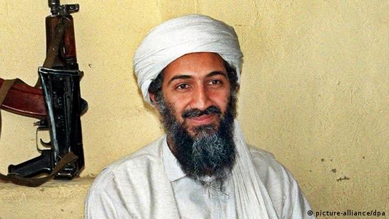 mahfildijital's tweet photo. 🔴 30 yıl önce bugün, Suudi zengin iş adamı Usame Bin Ladin, ABD’ye açıkça savaş ilanında bulunan bir bildiri yayınladı.

“Müslümanların kanları en ucuz kan, malları ve servetleri düşmanlar için yağmalanan ganimetler haline gelmiştir. 

Ey İslam ehli, uyanın!

İnsan hakları altındaki o yalan propagandalara aldanmayın.

Çeçenistan’da Bosna’da ve birçok İslam ülkesinde zulümler, Birleşmiş Milletler'in karanlık şemsiyesi altında yapılmıştır.”