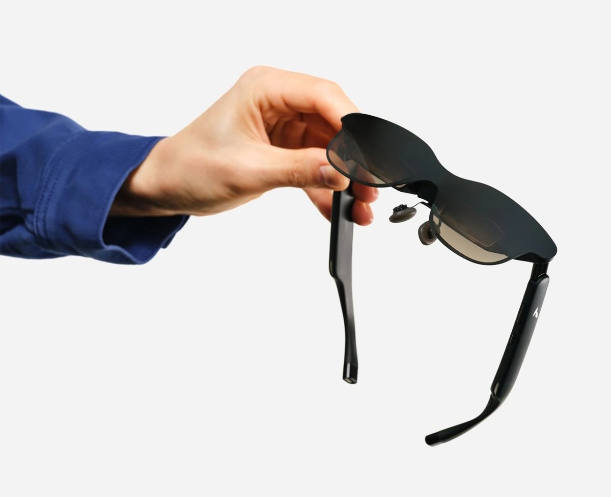 Avcesar's tweet photo. Lunettes RayNeo GT et GT Max : comment transporter un écran géant 300'' sur le bout de son nez ? #image #homecinema #mobilite #rayneogt #rayneogtmax #lunettesconnectees #rayneogt @rayneo_global https://t.co/I6HUjxQQCP https://t.co/C8YfgfQcGU