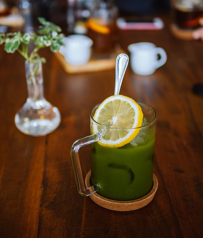 Trippieguy1's tweet photo. [Whip up a 2-minute iced honey lemon green tea—fresh, zesty, and perfect for hot days! Just steep tea, add honey lemon syrup, ice, and you’re done!]， https://t.co/iwpPnU5E0U