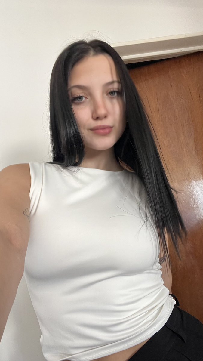 Millieswicked's tweet photo. be careful flirting with me, i get competitive https://t.co/ehgoBaqNND