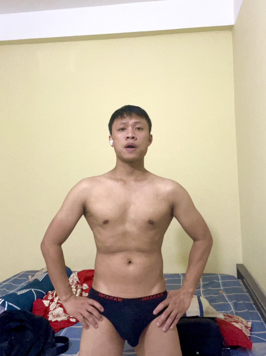 Tilokenzi88's tweet photo. Mưa gió nhá tạm mấy bức ảnh xong đi chạy grab đây kkk https://t.co/I9i9uNqkWZ