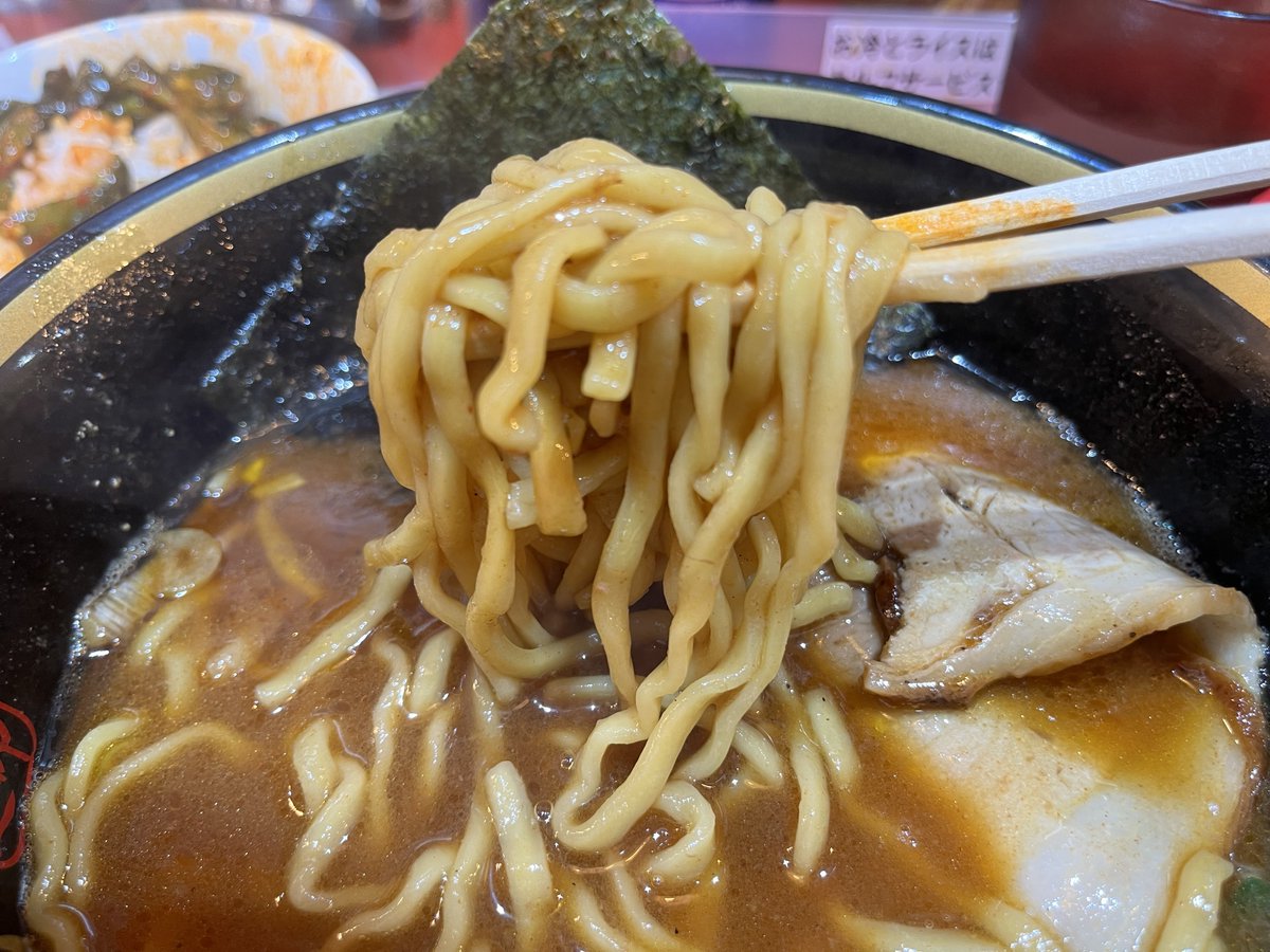 hiradate's tweet photo. 麺屋 誠 目黒
ラーメン＋チーズトッピングサービスと旨辛ラーメン

2人で訪問。席は並びで調整してくれて感謝（-人-）
チーズで濃厚x濃厚だがとても合う。
旨辛は、一口目は辛く感じるが、美味しい。
ラーメンは、1人で行くのも良いが、2人で行くのも、もっと良い＾＾

https://t.co/SIu1WeLNUR https://t.co/vSC2QVyiKP