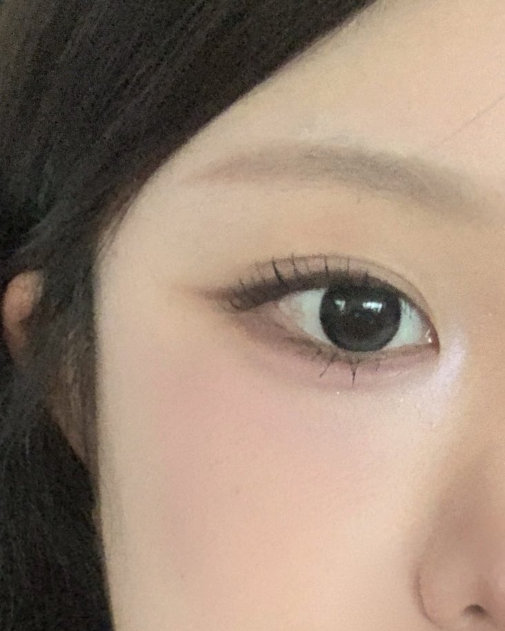 hibbo0614's tweet photo. 오늘 블러셔 뭐 발랐냐는 말만 계속 들음
롬앤 소이타로만의 뽀용한 두유모브가 좋다예...🥛 https://t.co/PLj7oziGqN