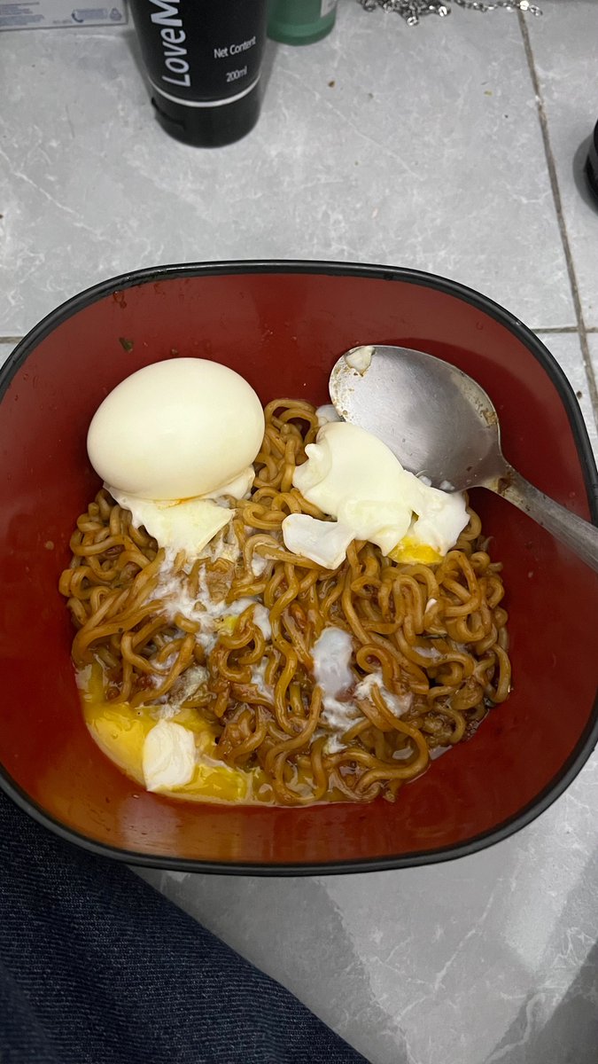 hervanish's tweet photo. makan guys #gaysemarang https://t.co/1IzspuHM2k