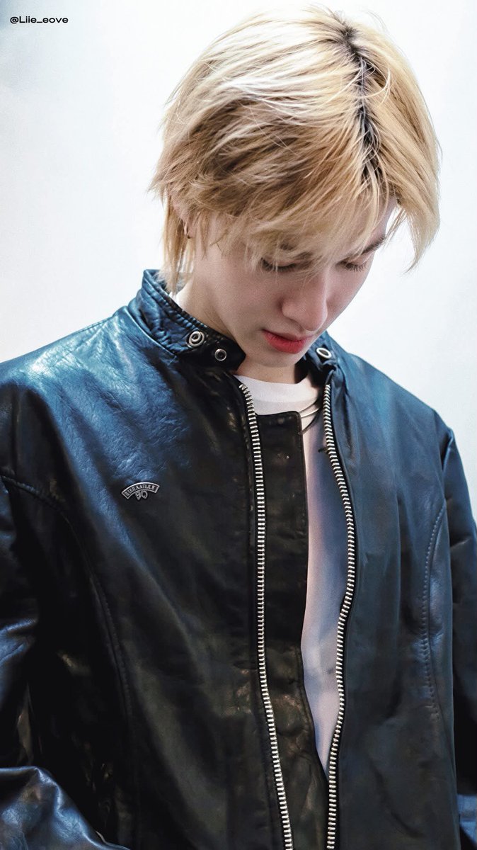 ZETZETdp's tweet photo. @martinmetricsvn MARTIN EDWARDS carries ACETIN’s charm with the mind of a PRODUCER PRODIGY.
MARTIN STOMPED THE STAGE
#MARTINSoulShaker
 #PYPD_BIRTHDAY_PARTY
 #MARTIN #마틴 https://t.co/RxchAkfan6