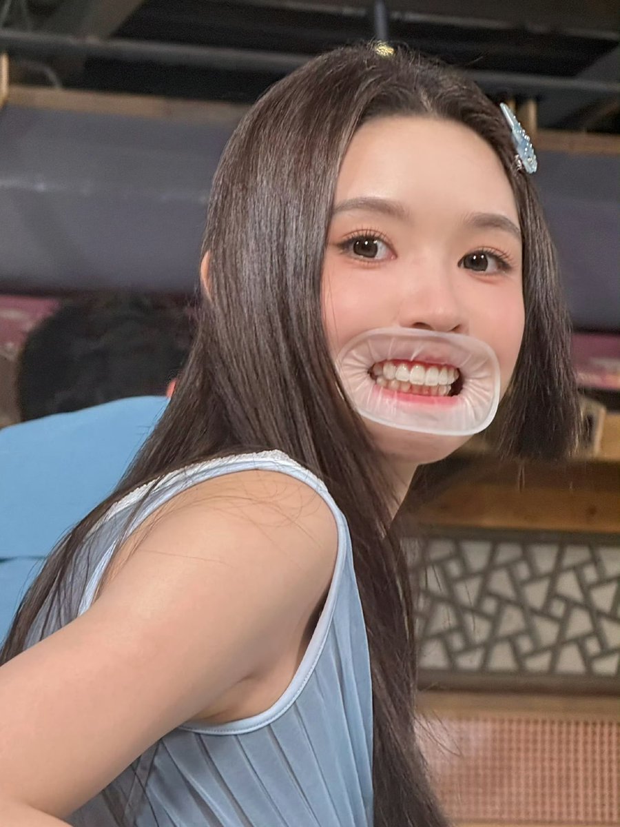 uvinwang_528's tweet photo. 여배웨이보에 올릴수있는거에욥?ㅌㅋㅋㅋㅋㅋ
아 웃겨 https://t.co/oZvoeT9rgS