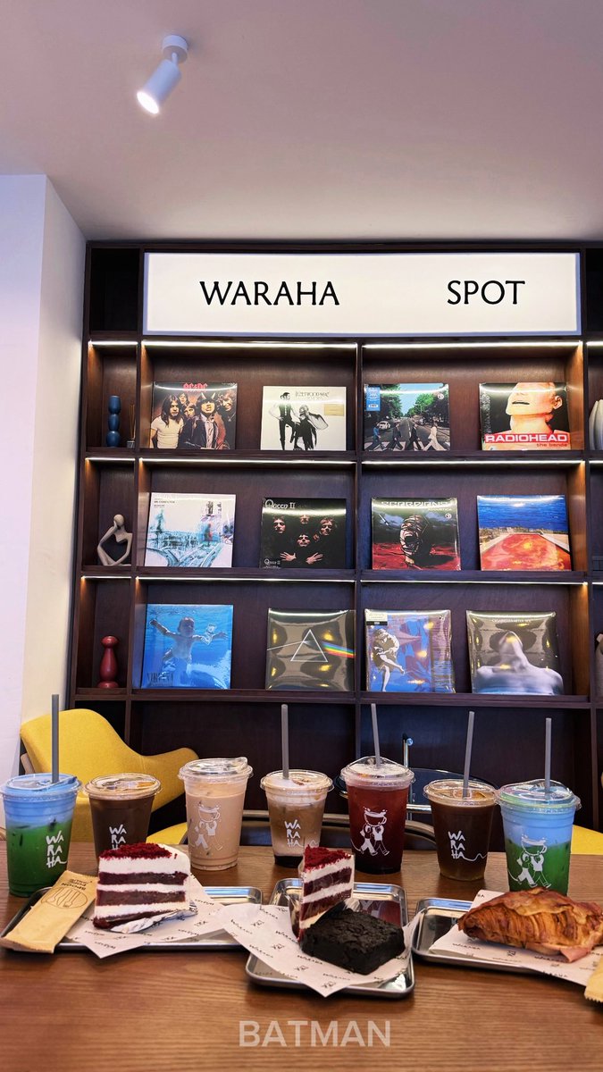 BatmanENGLOT's tweet photo. BATMAN check in 🫶🏻✨

✔️ บรรยากาศดีมากกก ✔️ เครื่องดื่มอร่อย ☕️ ✔️ ขนมอร่อย 🍰 ✔️ แอร์เย็นม๊ากกกกกกกก 🥶😂

ครบจบในที่เดียวเลย 💖 ใครยังไม่มา ต้องมาลองแล้วน๊าาา

#warahacafe @WARAHACAFE https://t.co/NO4N6GY6xk