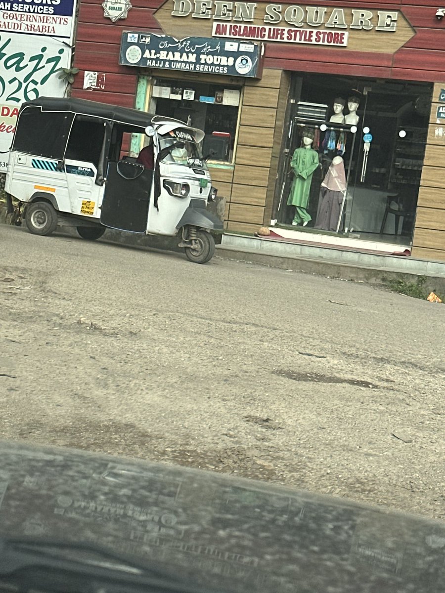 mir_mustafa's tweet photo. Urgent attention needed for the deteriorating roads in Bathindi, Jammu. Deep potholes are causing daily traffic gridlocks and posing a severe safety hazard to commuters. Requesting immediate intervention and resurfacing. 
@GulamAliKhatana @ChVikramR @OfficeOfLGJandK @State_Times https://t.co/BcstRgkK57