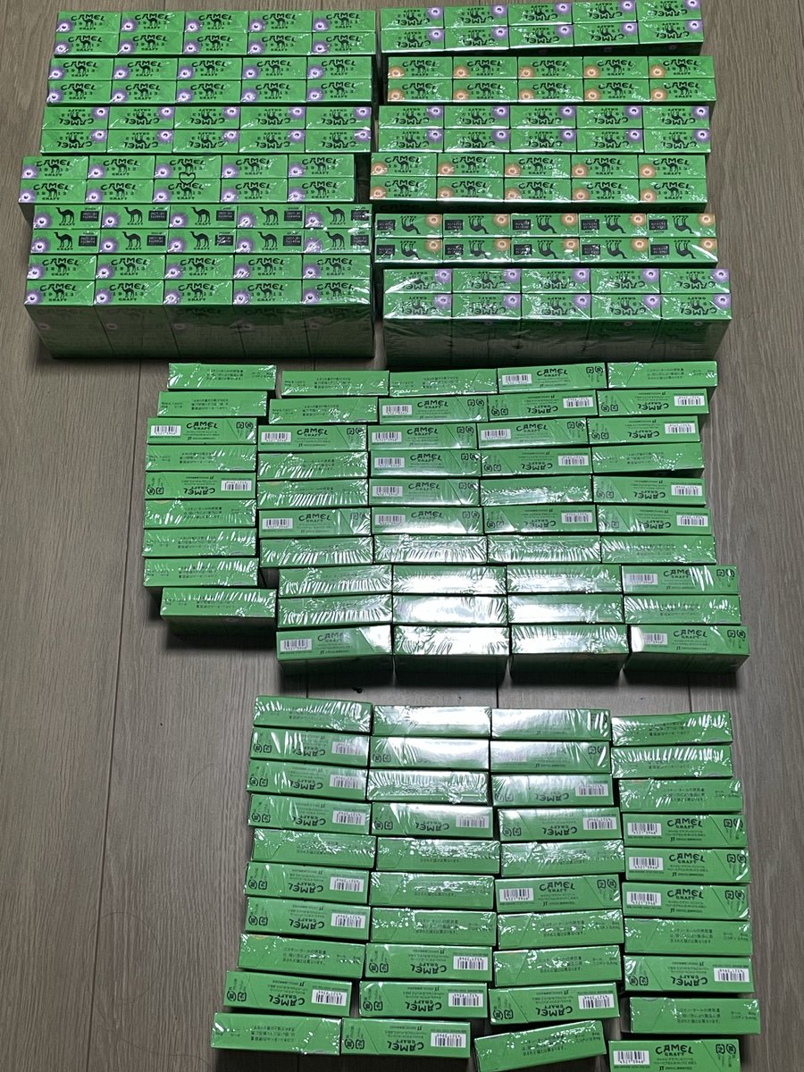 seed_kamo's tweet photo. 今回のイベントで頂いたタバコ約210箱
本数にして4200本でした！！🚬🚬🚬🚬🚬🚬🚬🚬🚬🚬🚬🚬🚬🚬🚬🚬（裏で3カートン以上は吸ったので250箱くらいかも）

ありがとうございました🙇🏻‍♂️🙇🏻‍♂️🙇🏻‍♂️🙇🏻‍♂️🙇🏻‍♂️🙇🏻‍♂️ https://t.co/1dql2kTKYO