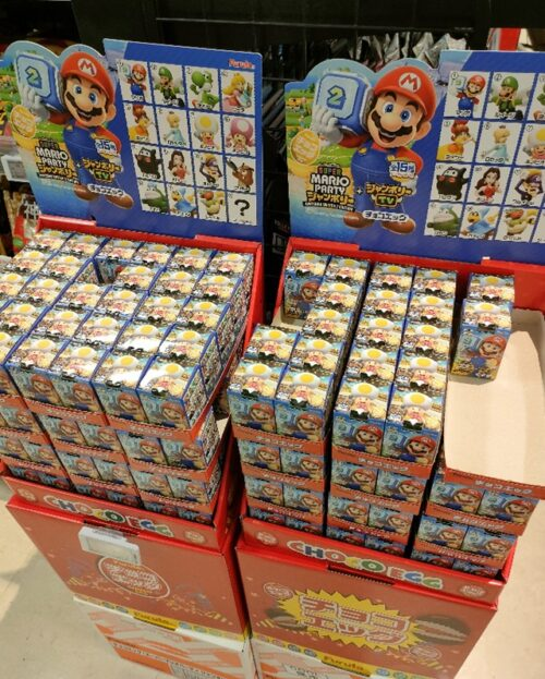 shimapatobu's tweet photo. チョコエッグ スーパーマリオパーティジャンボリー 取扱い店はどこ？コンビニは？配列や再販売まとめ！フラゲは？イオン、ローソンも！全16種類でシークレットも！

https://t.co/gQgjqNTwNF

イオンではフライングで販売開始していました！

#食玩　#スーパーマリオ　#マリオパーティ

8月24日（月）より新発売！

1.マリオ
2.ルイージ
3.ヨッシー
4.ピーチ姫
5.デイジー
6.ロゼッタ
7.キノピオ
8.キノピコ
9.ハックン
10.ポリーン
11.ワルイージ
12.クリボー
13.ガボン
14.カメック
15.クッパJr.
シークレット