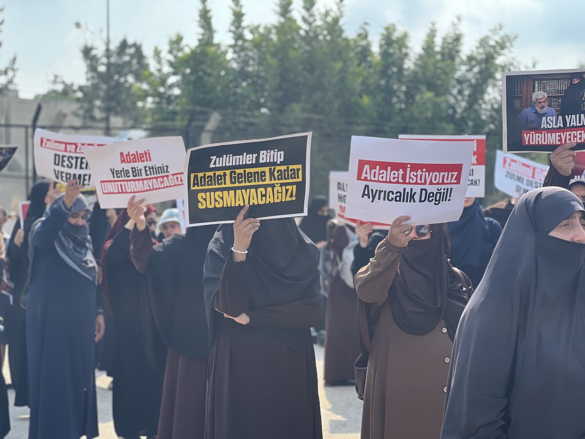 KytlSevenleri01's tweet photo. Adana Kürkçüler Cezaevi ÖnündeHaykırış: 
ADALET ADALET, TALİMATA LANET!

AlparslanHoca Tutuklandı
SemraKuytul Tutuklandı
LanetOlsun BöyleAdalete
FurkanHareketi Tertemizdir https://t.co/cQaq5J8rsP