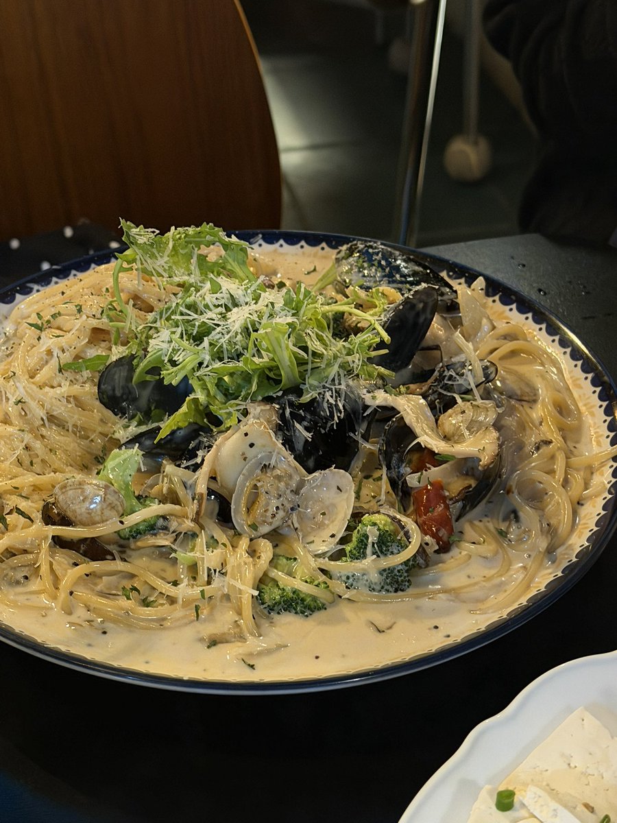 yotteuz's tweet photo. 집근처술집인데 안주 ㅈㄴ 맛도리엿어 https://t.co/Gm7UIc1KXt