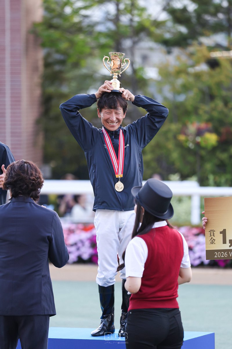 bobbbbbb's tweet photo. WASJ2026表彰式ちょーーー楽しかった‼️いい写真たくさん撮れたけど、取り急ぎこのチョーー可愛い横山典弘❣️ https://t.co/oQ6h0M7t0F