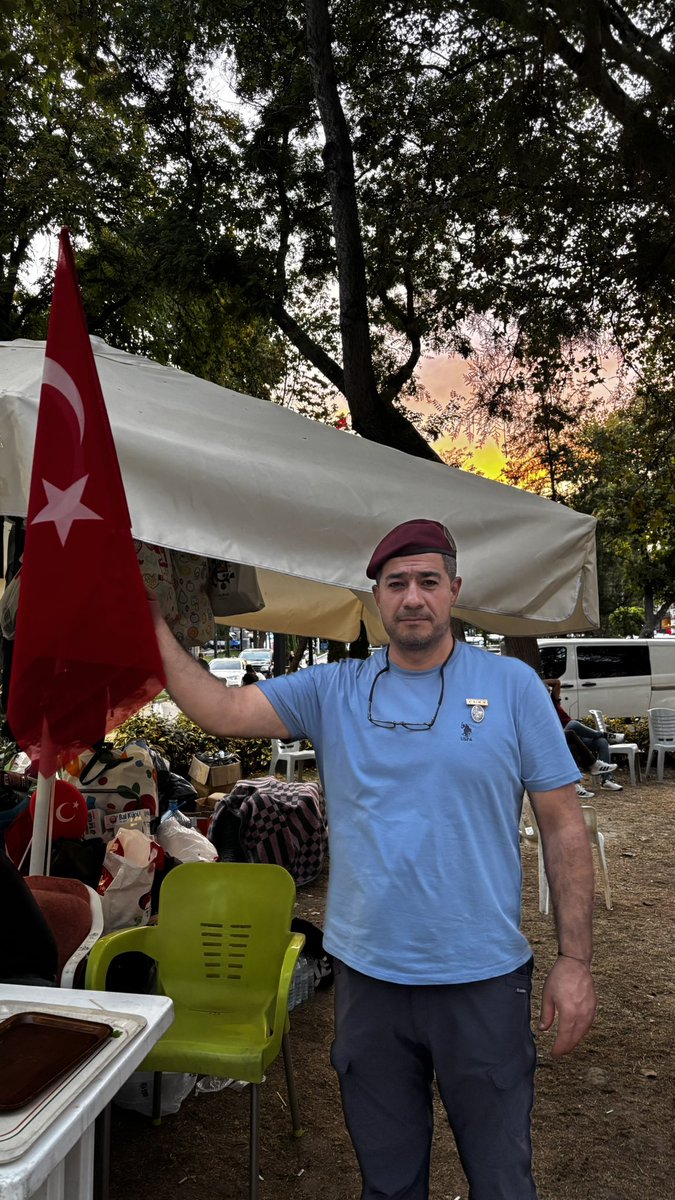 ayzithatun's tweet photo. Neyse ki 40 gün boyunca hem güvenparkta hem bakanlıktaydık. İnşallah dönünce kurtuluşta da olacağız… Onca şehirden gelmeyi zahmet bilmiş arkadaşlara da tavsiye ederim..! https://t.co/oACrQZWssR