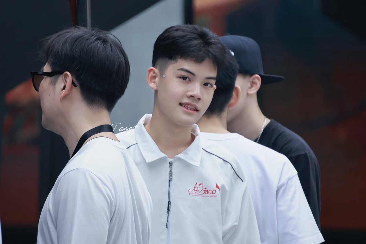 Tang1108tt's tweet photo. Please don't rain, it's so hot 🥵
@yugeneyaknonmak 
#yugeneyannawat https://t.co/vqq4NQxlRl
