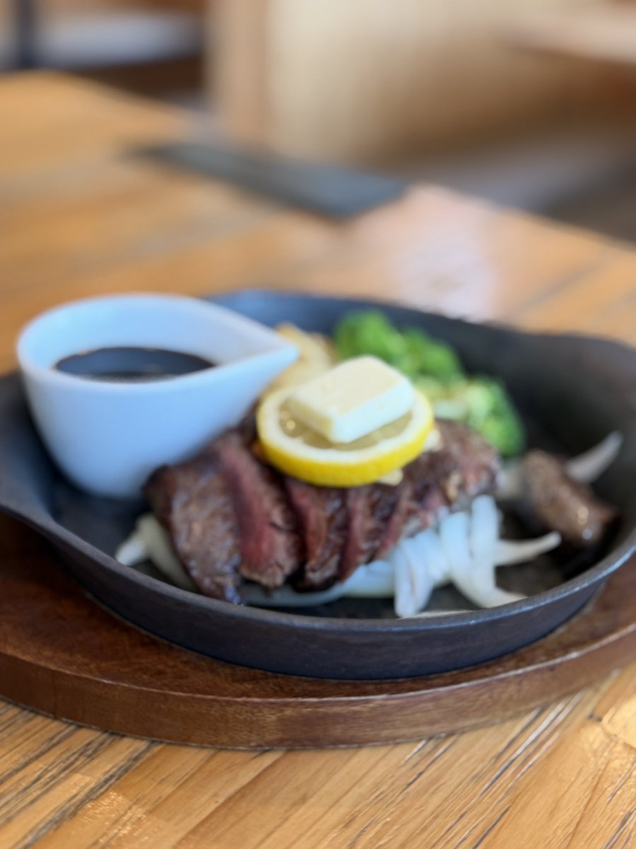 Koimar4's tweet photo. さて帰り道だから少ぉぉしだけ
熊本県の経済をブン回して帰ろう🕺
馬刺し馬カツに馬ヒレ🤤 https://t.co/ca9G1vR5cw