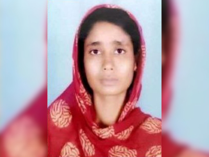 VedantaSays's tweet photo. Welfare on paper, suffering on ground 💔 A woman in Malda reportedly died by suicide amid delays in Annapurna Bhandar benefits. When will BJP Bengal act? #WestBengal #NariKalyan https://t.co/K4bJOchI1V