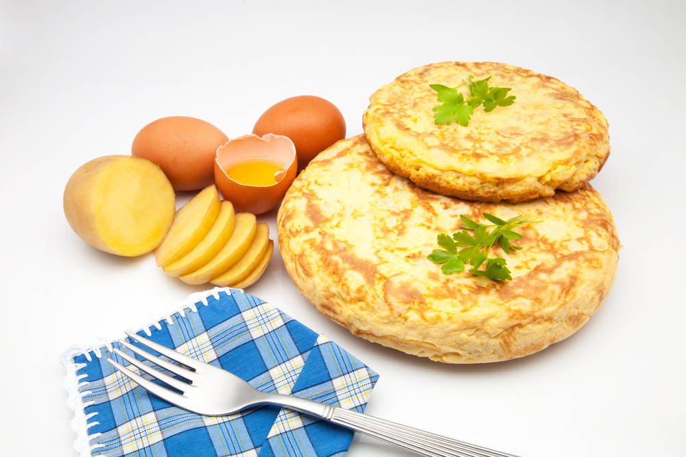 SadieAddisxb's tweet photo. Hoy hice tortilla de patata casera con cebolla caramelizada, super rica y fácil de hacer! ， https://t.co/vMiE3N49Nq