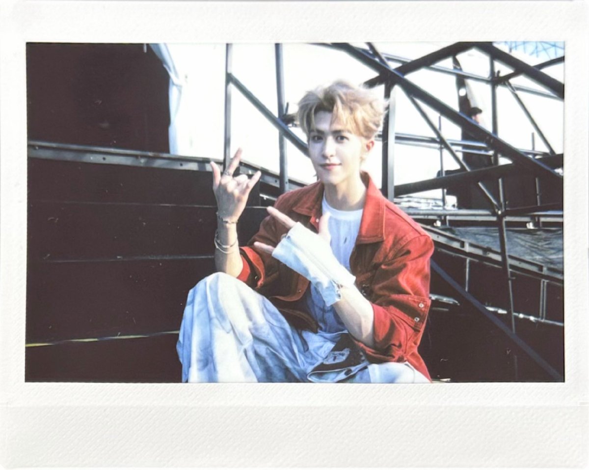 patrick_thfc's tweet photo. 260823 | Patrick's Weibo &amp; X &amp; IG Update

ʚ🐰ɞ

เมื่อวานมีความสุขมาก🩷 ขอบคุณทุกคนที่มาหาแพทนะคับ🥰 แพทถึงปักกิ่งแล้วนะ ไว้เจอกันใหม่ครั้งหน้าคับ!

Patrick Haishang Music Fest🪼
#N2XEELUNAxแพทริค
#แพทริค #PatrickFinkler https://t.co/eJwwRJbG2B