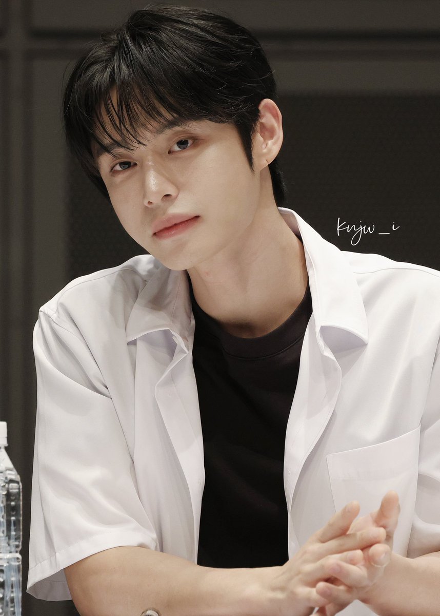 kimjiwoongpics's tweet photo. #KIMJIWOONG #김지웅 
#ZEROBASEONE #ZB1 #제로베이스원 https://t.co/BpxfSzxvRb