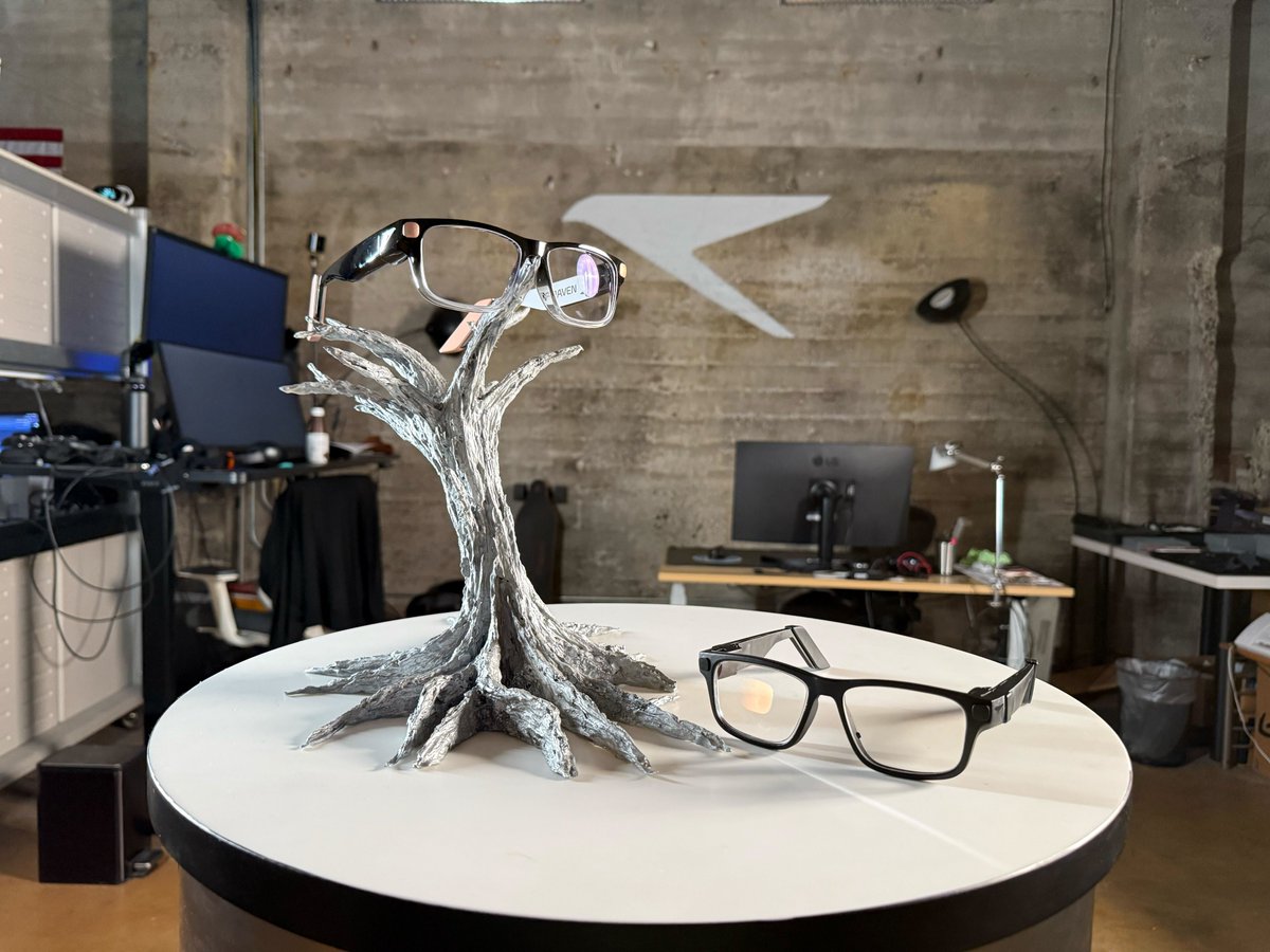 tomthecarrot's tweet photo. 🐦‍⬛ on the tree

@raven_computer https://t.co/vKW5oquDpX