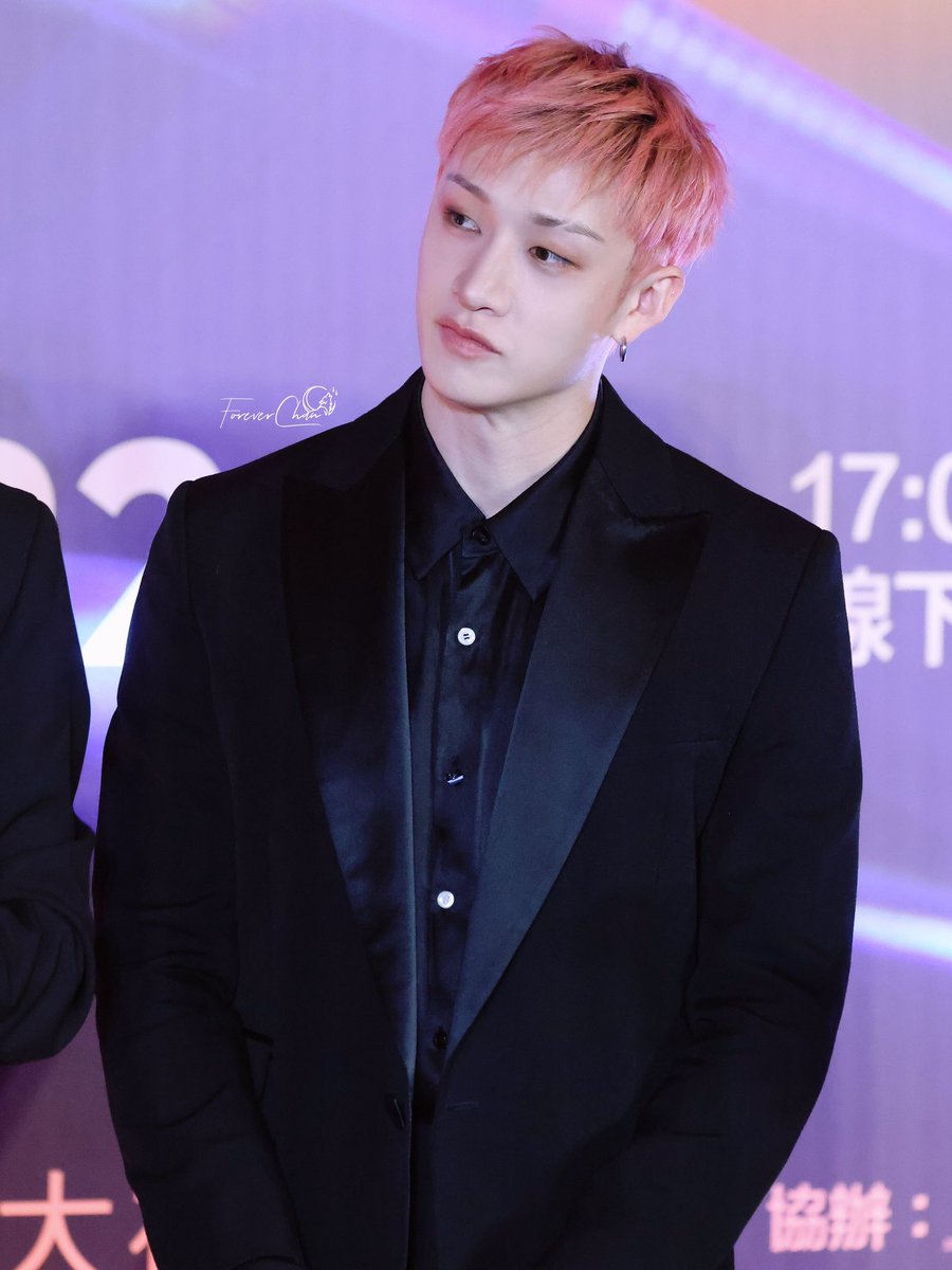 gnabnahc97chris's tweet photo. BANG CHAN IS SO HANDSOME!! https://t.co/akHJ3Ps6PN