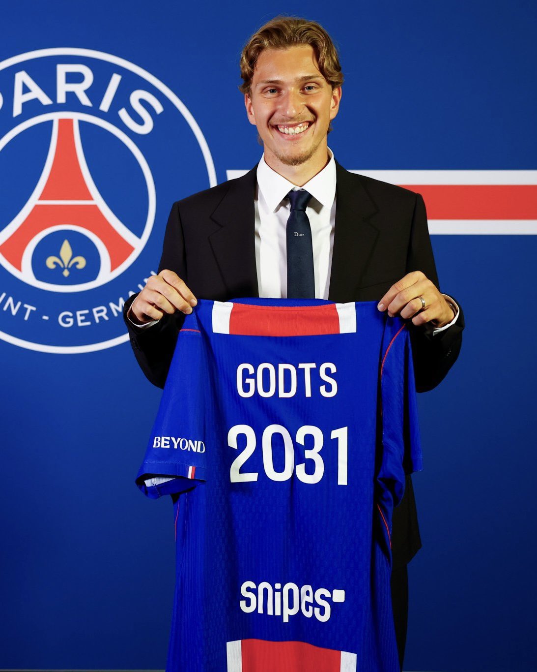 🚨🚨 MIKA GODTS 🇧🇪 INTÈGRE LE GROUPE DU PSG POUR LA PREMIÈRE FOIS POUR L...