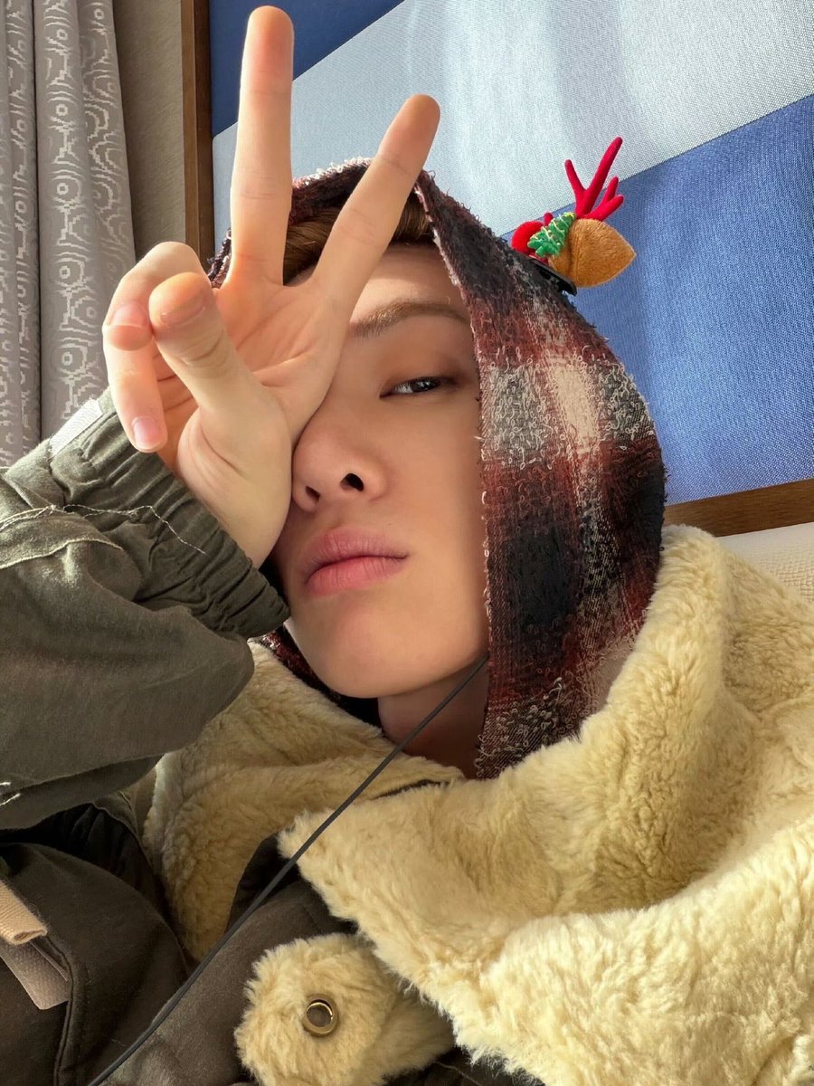 Tinnydfuo's tweet photo. @MARTIN_Chord The beauty of MARTIN EDWARDS comes from his sincerity, his captivating visuals, and his extraordinary passion for music. PRODUCER PRODIGY ACETIN, you are truly special.

MARTIN STOMPED THE STAGE

#MARTINSoulShaker
#PYPD_BIRTHDAY_PARTY
#MARTIN #마틴 https://t.co/3Zj54OZ3y6