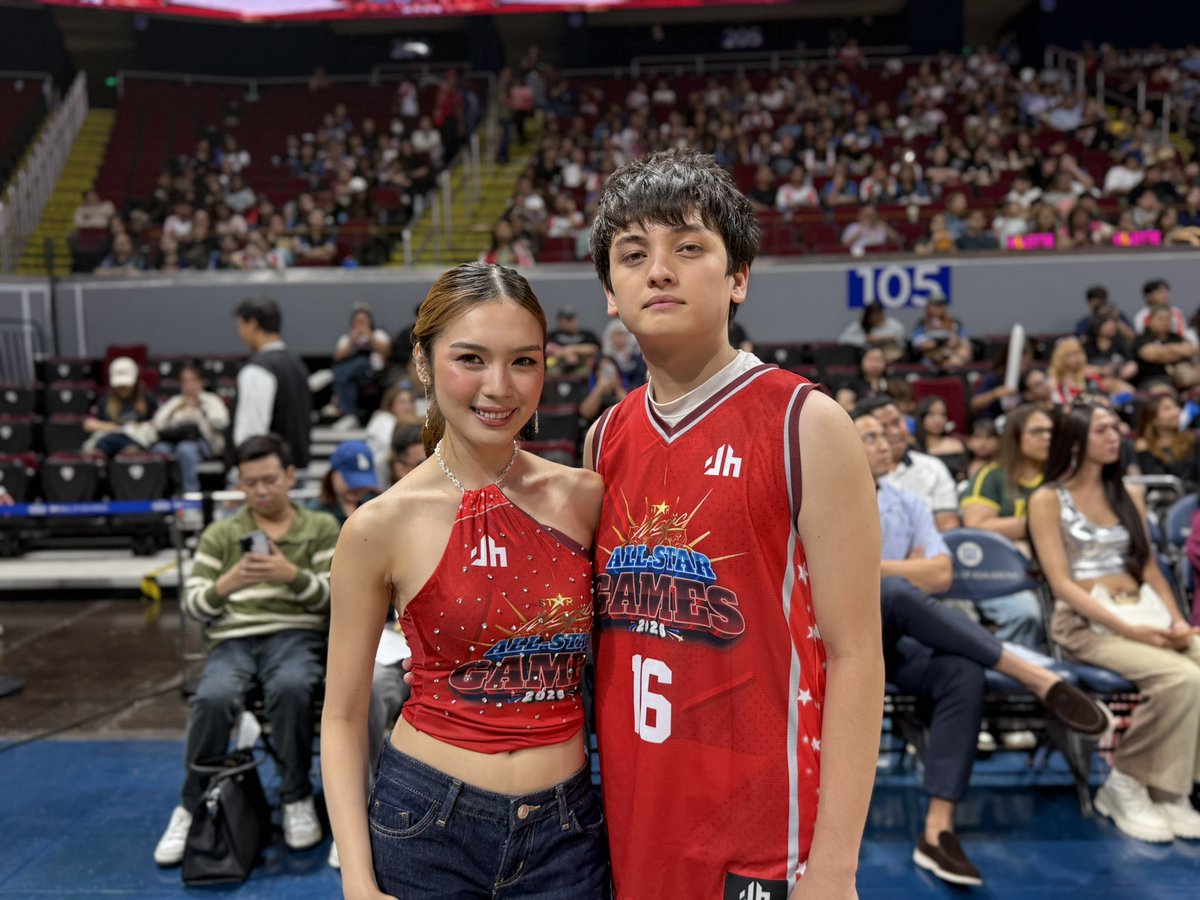 ofc_iwant's tweet photo. May patikim na kilig to remember sina Mandy and Landon sa SM Mall of Asia Arena for their upcoming microdrama series #ACakeToRemember!

Watch the #StarMagicAllStarGames2026 LIVE via iWantTickets: https://t.co/AHf9vZGmzM!

#FranSeth @francinecarreld @imsethfedelin https://t.co/jKlgFB1m06